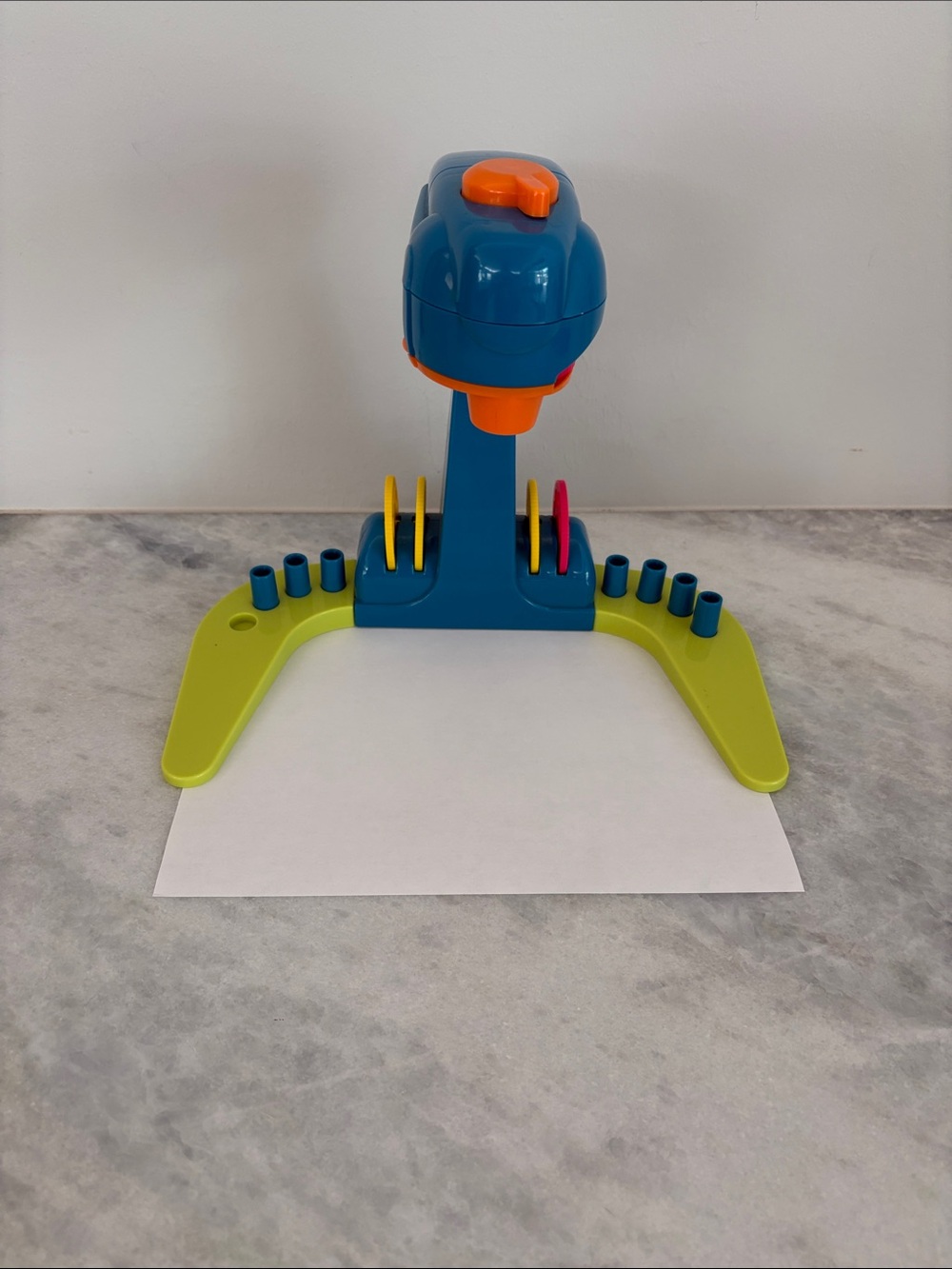 Kids Art Tracing Projector Toy - Blue and Lime